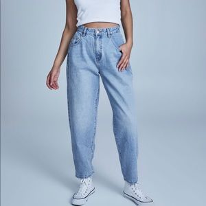 SLOUCH MOM JEAN